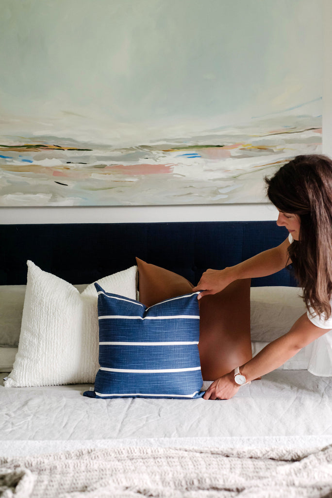 How to style the perfect pillow combination for your home